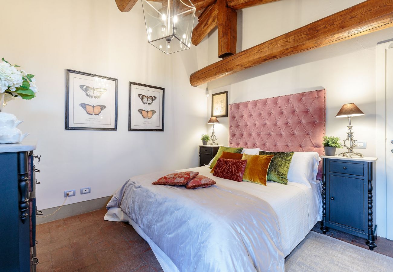 Villa in Lucca - RENAISSANCE WINERY VILLA AMONG THE VINEYARDS, 9 BEDROOMS, 7 BATHS, WIFI, AIR CON Villa in Lucca - RENAISSANCE WINERY VILLA AMONG THE VINEYARDS, 9 BEDROOMS, 7 BATHS, WIFI, AIR CON