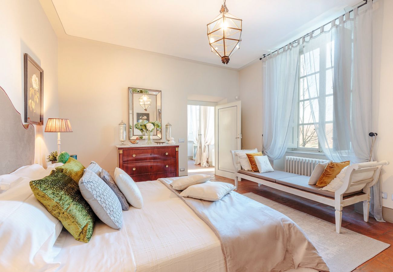 Villa in Lucca - RENAISSANCE WINERY VILLA AMONG THE VINEYARDS, 9 BEDROOMS, 7 BATHS, WIFI, AIR CON Villa in Lucca - RENAISSANCE WINERY VILLA AMONG THE VINEYARDS, 9 BEDROOMS, 7 BATHS, WIFI, AIR CON