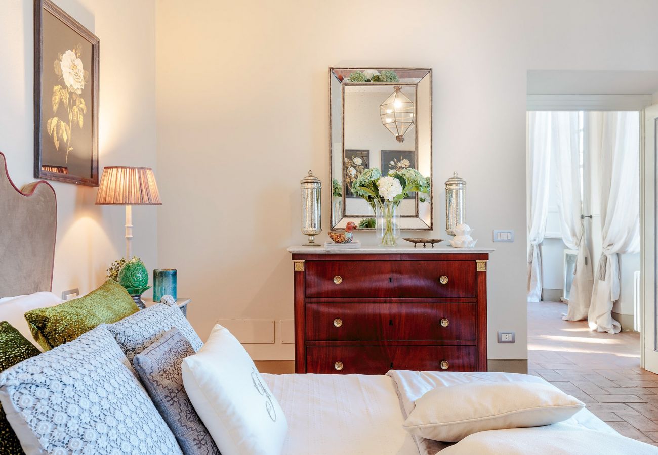 Villa in Lucca - RENAISSANCE WINERY VILLA AMONG THE VINEYARDS, 9 BEDROOMS, 7 BATHS, WIFI, AIR CON Villa in Lucca - RENAISSANCE WINERY VILLA AMONG THE VINEYARDS, 9 BEDROOMS, 7 BATHS, WIFI, AIR CON