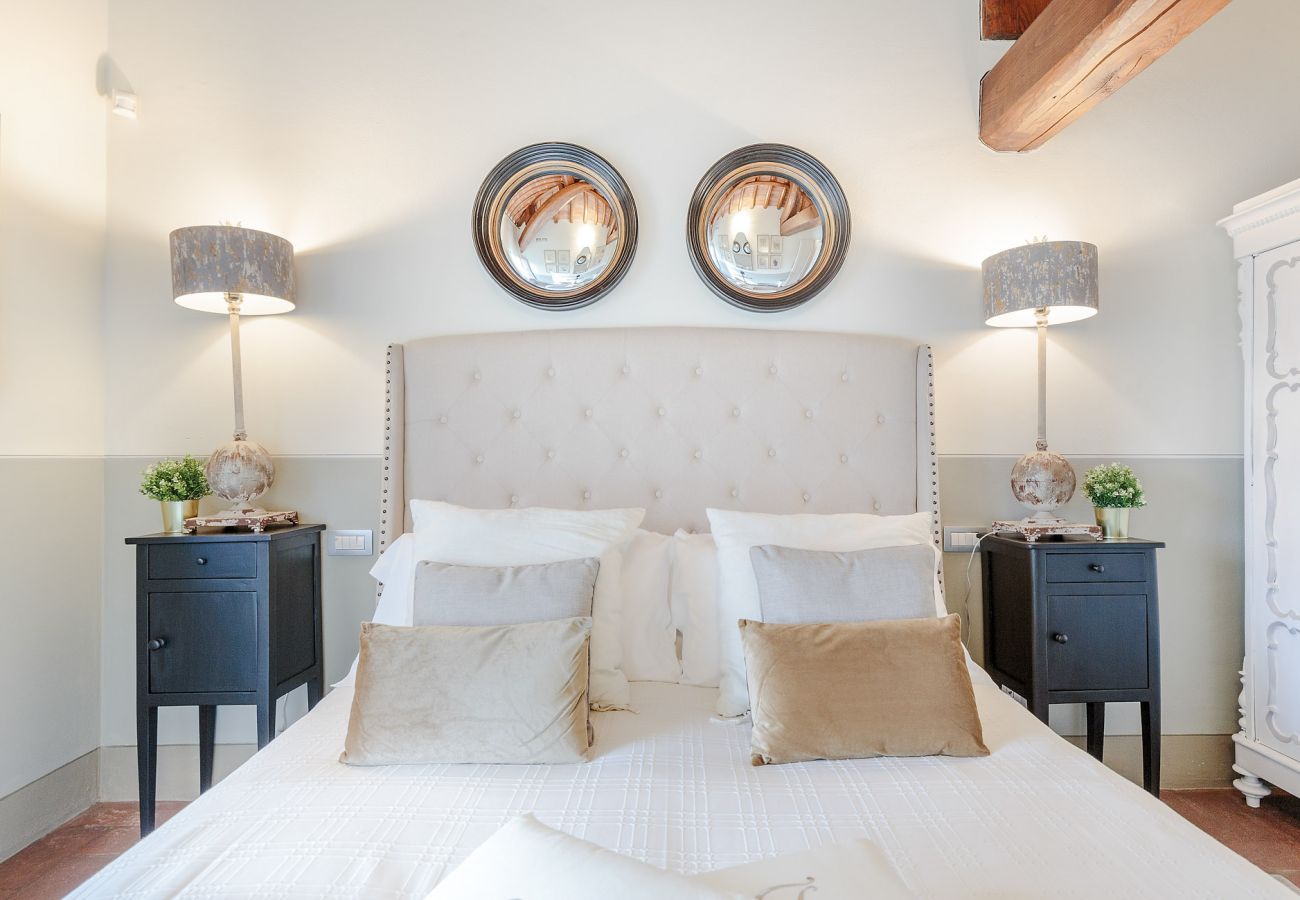 Villa in Lucca - RENAISSANCE WINERY VILLA AMONG THE VINEYARDS, 9 BEDROOMS, 7 BATHS, WIFI, AIR CON Villa in Lucca - RENAISSANCE WINERY VILLA AMONG THE VINEYARDS, 9 BEDROOMS, 7 BATHS, WIFI, AIR CON