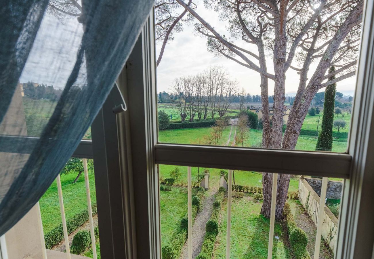 Villa in Lucca - RENAISSANCE WINERY VILLA AMONG THE VINEYARDS, 9 BEDROOMS, 7 BATHS, WIFI, AIR CON Villa in Lucca - RENAISSANCE WINERY VILLA AMONG THE VINEYARDS, 9 BEDROOMS, 7 BATHS, WIFI, AIR CON