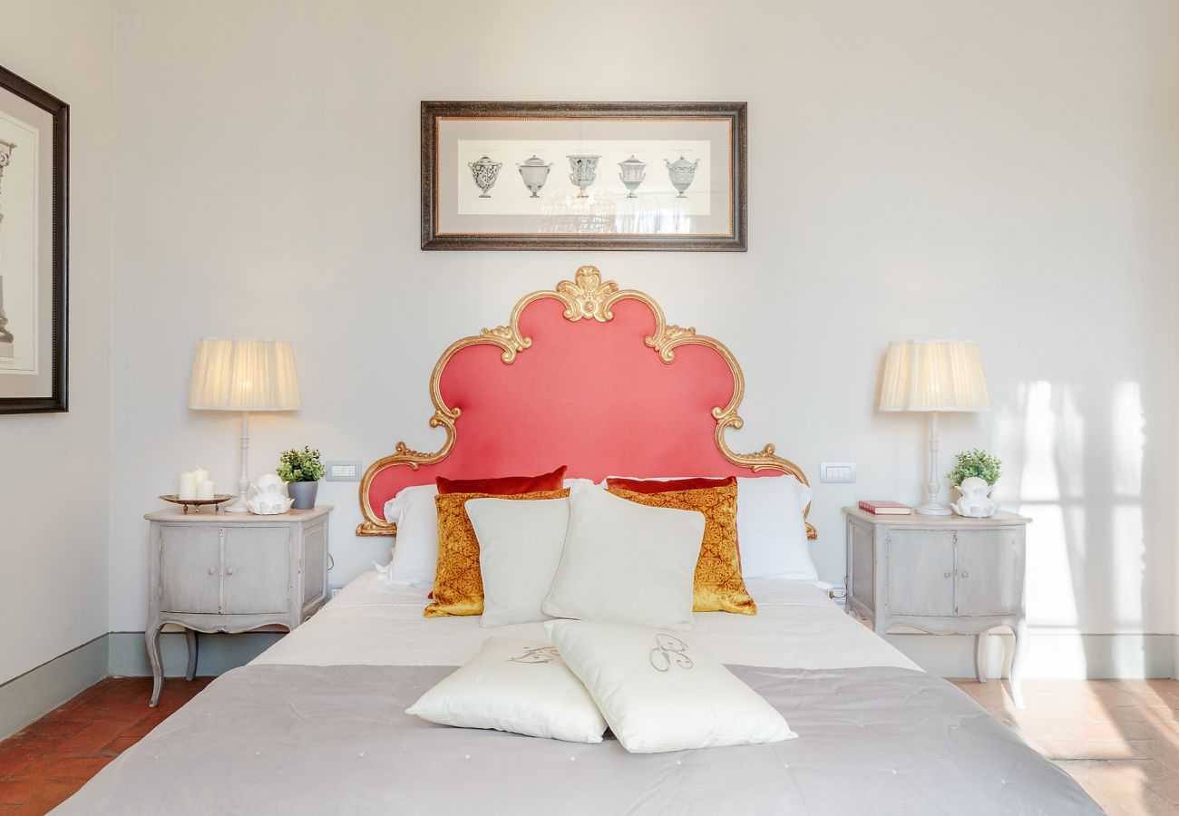 Villa in Lucca - RENAISSANCE WINERY VILLA AMONG THE VINEYARDS, 9 BEDROOMS, 7 BATHS, WIFI, AIR CON Villa in Lucca - RENAISSANCE WINERY VILLA AMONG THE VINEYARDS, 9 BEDROOMS, 7 BATHS, WIFI, AIR CON