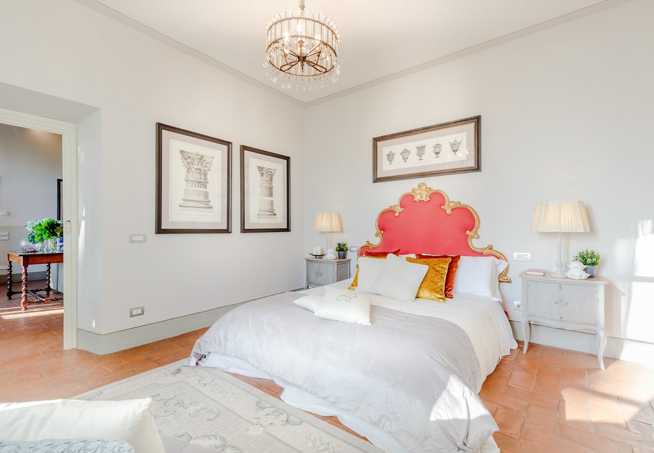 Villa in Lucca - RENAISSANCE WINERY VILLA AMONG THE VINEYARDS, 9 BEDROOMS, 7 BATHS, WIFI, AIR CON Villa in Lucca - RENAISSANCE WINERY VILLA AMONG THE VINEYARDS, 9 BEDROOMS, 7 BATHS, WIFI, AIR CON