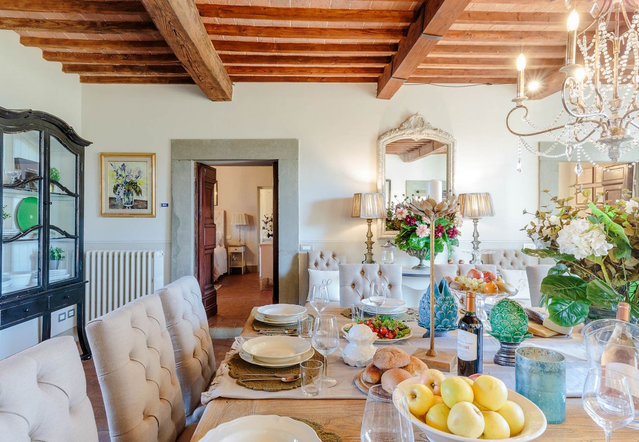 Villa in Lucca - RENAISSANCE WINERY VILLA AMONG THE VINEYARDS, 9 BEDROOMS, 7 BATHS, WIFI, AIR CON Villa in Lucca - RENAISSANCE WINERY VILLA AMONG THE VINEYARDS, 9 BEDROOMS, 7 BATHS, WIFI, AIR CON