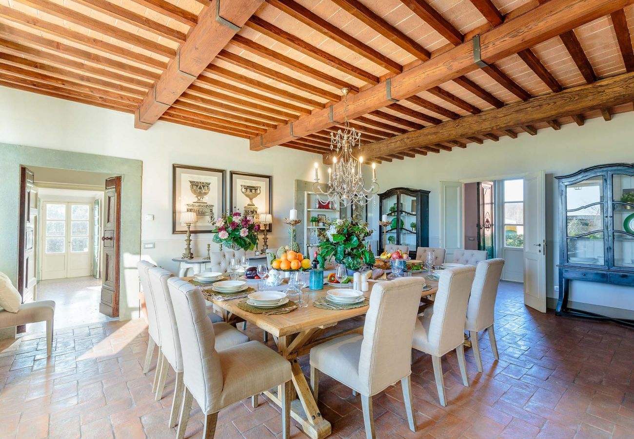 Villa in Lucca - RENAISSANCE WINERY VILLA AMONG THE VINEYARDS, 9 BEDROOMS, 7 BATHS, WIFI, AIR CON Villa in Lucca - RENAISSANCE WINERY VILLA AMONG THE VINEYARDS, 9 BEDROOMS, 7 BATHS, WIFI, AIR CON
