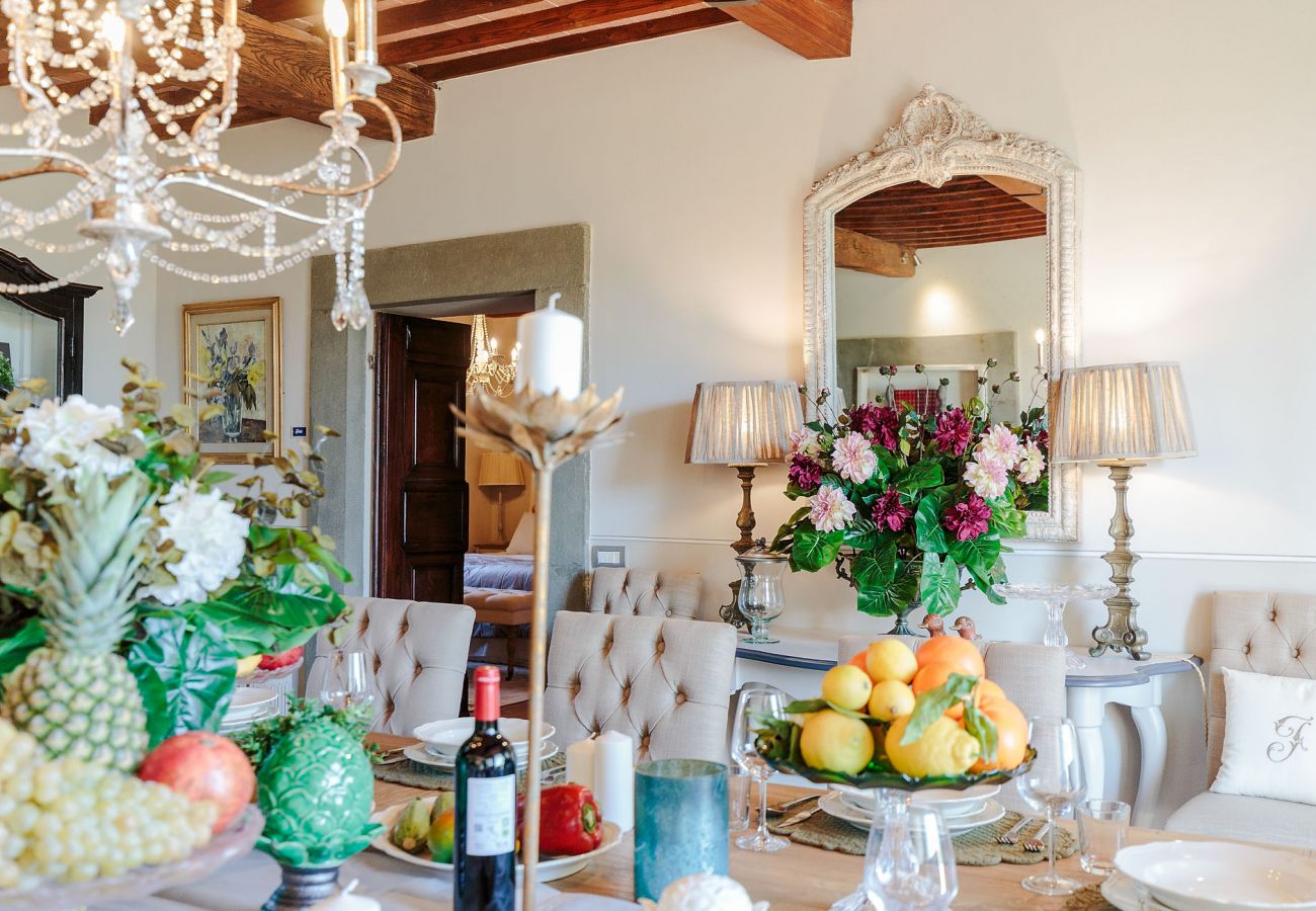 Villa in Lucca - RENAISSANCE WINERY VILLA AMONG THE VINEYARDS, 9 BEDROOMS, 7 BATHS, WIFI, AIR CON Villa in Lucca - RENAISSANCE WINERY VILLA AMONG THE VINEYARDS, 9 BEDROOMS, 7 BATHS, WIFI, AIR CON