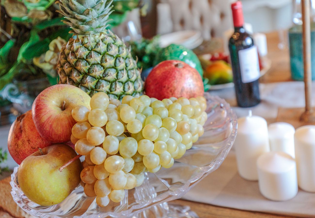 Villa in Lucca - RENAISSANCE WINERY VILLA AMONG THE VINEYARDS, 9 BEDROOMS, 7 BATHS, WIFI, AIR CON Villa in Lucca - RENAISSANCE WINERY VILLA AMONG THE VINEYARDS, 9 BEDROOMS, 7 BATHS, WIFI, AIR CON