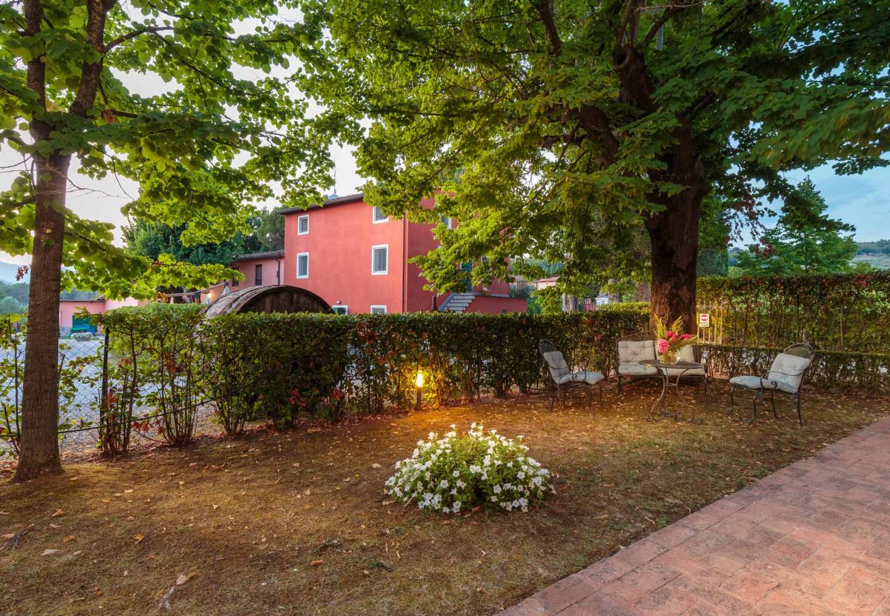 Villa in Lucca - RENAISSANCE WINERY VILLA AMONG THE VINEYARDS, 9 BEDROOMS, 7 BATHS, WIFI, AIR CON Villa in Lucca - RENAISSANCE WINERY VILLA AMONG THE VINEYARDS, 9 BEDROOMS, 7 BATHS, WIFI, AIR CON