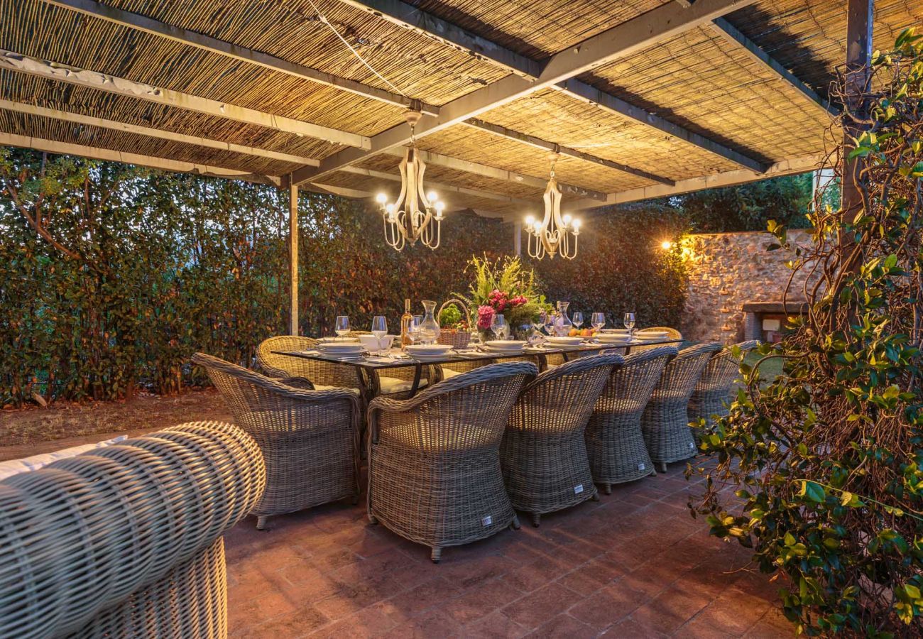 Villa in Lucca - RENAISSANCE WINERY VILLA AMONG THE VINEYARDS, 9 BEDROOMS, 7 BATHS, WIFI, AIR CON Villa in Lucca - RENAISSANCE WINERY VILLA AMONG THE VINEYARDS, 9 BEDROOMS, 7 BATHS, WIFI, AIR CON