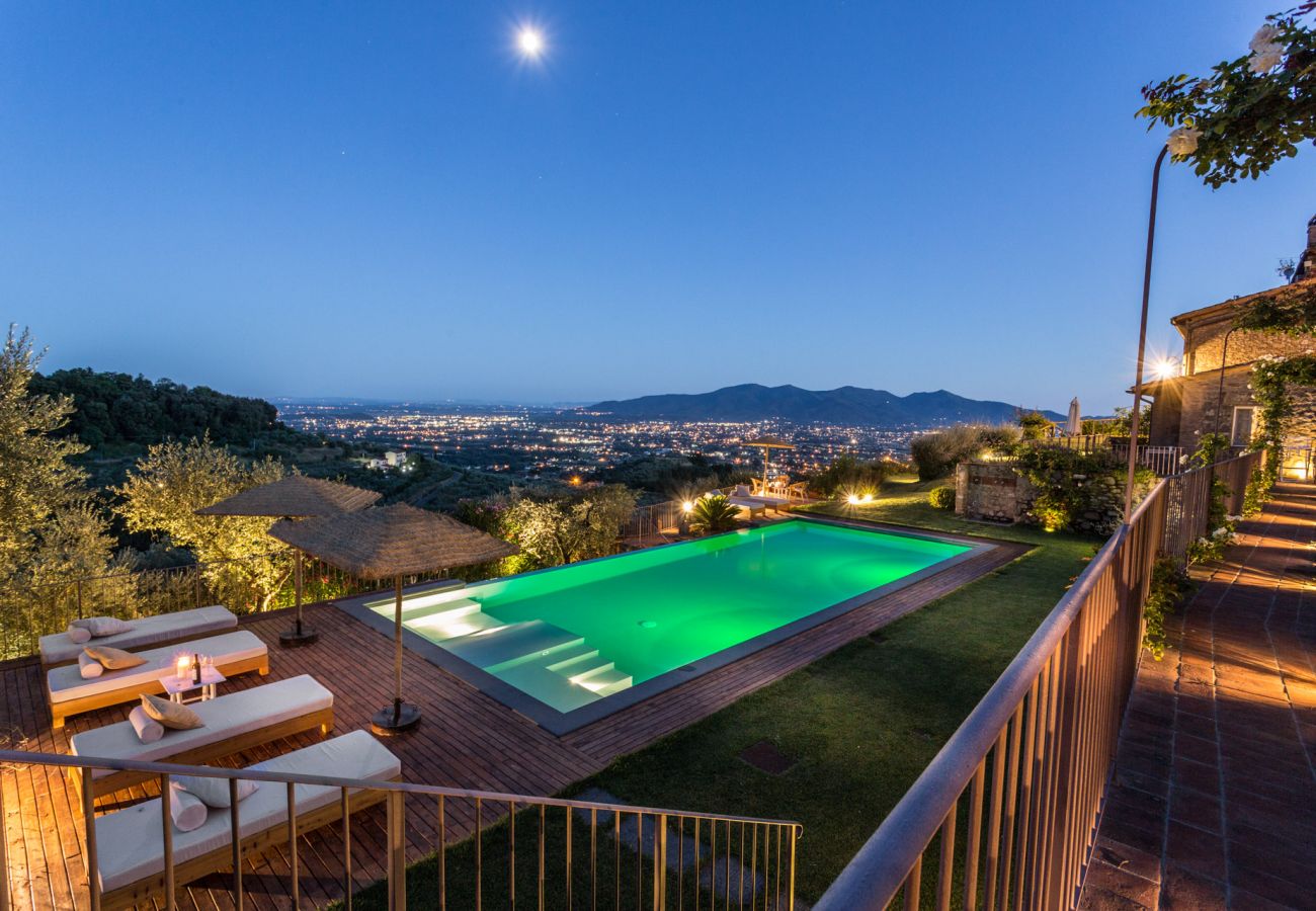 Villa in Lucca - LA MACINA FARMHOUSE AND OLIVE OIL ESTATE