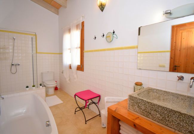 Ferienhaus in Muro - Stadthaus 015 mit privatem Pool, Garten, Terrasse, Grill und W-Lan Ferienhaus in Muro - Stadthaus 015 mit privatem Pool, Garten, Terrasse, Grill und W-Lan