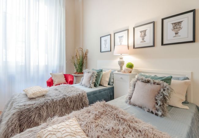 Ferienwohnung in Lucca - CASA UGOLINO, State of the Art Central 2 Bedrooms Apartment in Lucca Ferienwohnung in Lucca - CASA UGOLINO, State of the Art Central 2 Bedrooms Apartment in Lucca