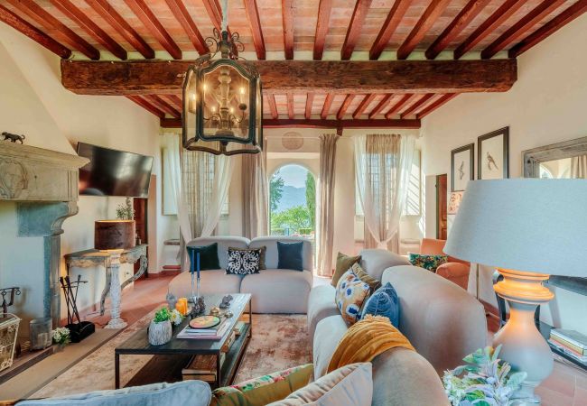 Villa in Lucca - VILLA IL CASTELLO: Vibrant Sanctuary of Enchanting Colours. 6 Bedrooms, Private Pool Villa in Lucca - VILLA IL CASTELLO: Vibrant Sanctuary of Enchanting Colours. 6 Bedrooms, Private Pool