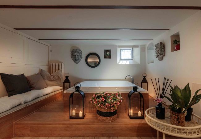 Villa in Lucca - VILLA IL CASTELLO: Vibrant Sanctuary of Enchanting Colours. 6 Bedrooms, Private Pool Villa in Lucca - VILLA IL CASTELLO: Vibrant Sanctuary of Enchanting Colours. 6 Bedrooms, Private Pool