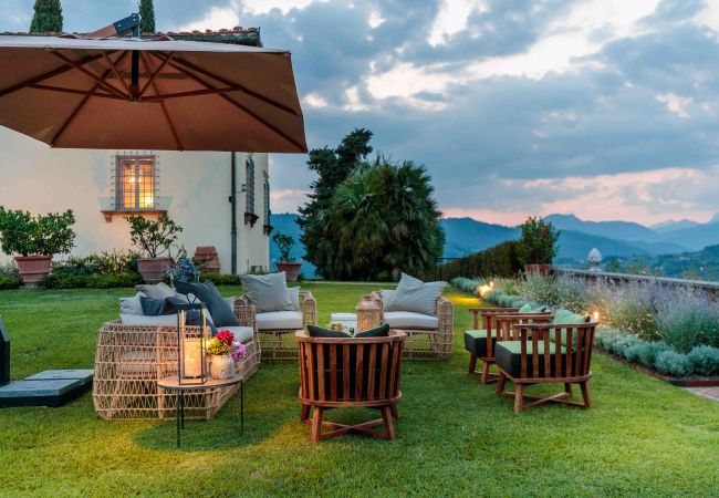 Villa in Lucca - VILLA IL CASTELLO: Vibrant Sanctuary of Enchanting Colours. 6 Bedrooms, Private Pool Villa in Lucca - VILLA IL CASTELLO: Vibrant Sanctuary of Enchanting Colours. 6 Bedrooms, Private Pool