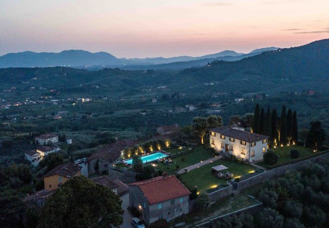 Villa in Lucca - VILLA IL CASTELLO: Vibrant Sanctuary of Enchanting Colours. 6 Bedrooms, Private Pool Villa in Lucca - VILLA IL CASTELLO: Vibrant Sanctuary of Enchanting Colours. 6 Bedrooms, Private Pool