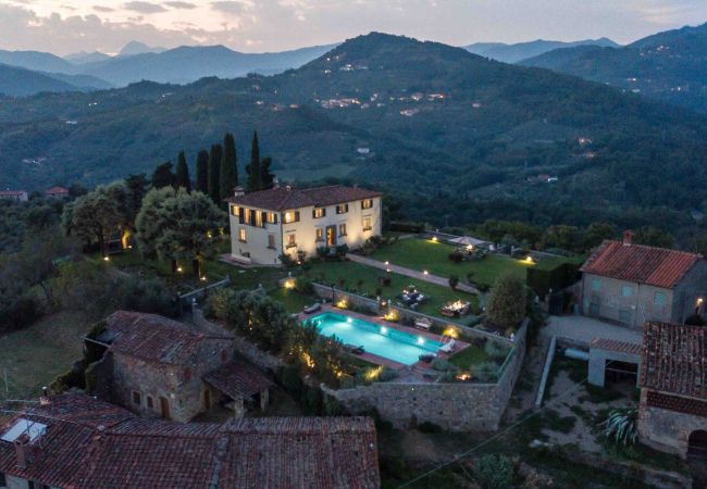 Villa in Lucca - VILLA IL CASTELLO: Vibrant Sanctuary of Enchanting Colours. 6 Bedrooms, Private Pool Villa in Lucca - VILLA IL CASTELLO: Vibrant Sanctuary of Enchanting Colours. 6 Bedrooms, Private Pool
