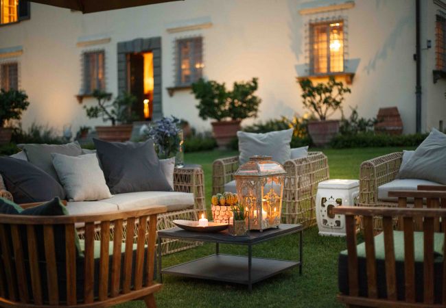 Villa in Lucca - VILLA IL CASTELLO: Vibrant Sanctuary of Enchanting Colours. 6 Bedrooms, Private Pool Villa in Lucca - VILLA IL CASTELLO: Vibrant Sanctuary of Enchanting Colours. 6 Bedrooms, Private Pool