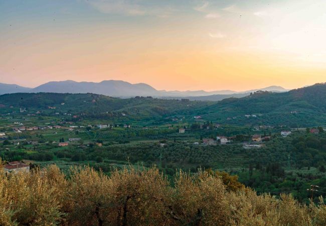 Villa in Lucca - VILLA IL CASTELLO: Vibrant Sanctuary of Enchanting Colours. 6 Bedrooms, Private Pool Villa in Lucca - VILLA IL CASTELLO: Vibrant Sanctuary of Enchanting Colours. 6 Bedrooms, Private Pool