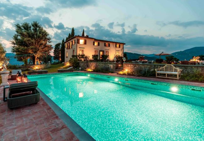 Villa in Lucca - VILLA IL CASTELLO: Vibrant Sanctuary of Enchanting Colours. 6 Bedrooms, Private Pool Villa in Lucca - VILLA IL CASTELLO: Vibrant Sanctuary of Enchanting Colours. 6 Bedrooms, Private Pool