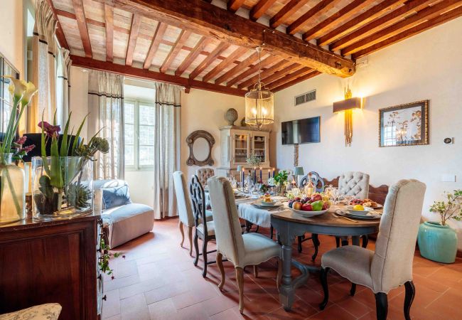 Villa in Lucca - VILLA IL CASTELLO: Vibrant Sanctuary of Enchanting Colours. 6 Bedrooms, Private Pool Villa in Lucca - VILLA IL CASTELLO: Vibrant Sanctuary of Enchanting Colours. 6 Bedrooms, Private Pool