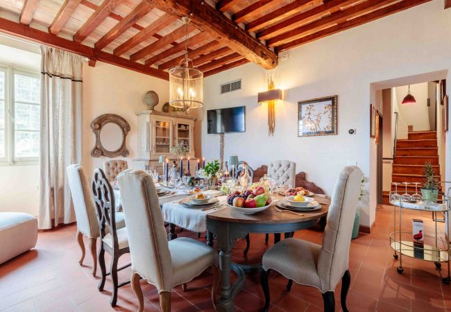 Villa in Lucca - VILLA IL CASTELLO: Vibrant Sanctuary of Enchanting Colours. 6 Bedrooms, Private Pool Villa in Lucca - VILLA IL CASTELLO: Vibrant Sanctuary of Enchanting Colours. 6 Bedrooms, Private Pool