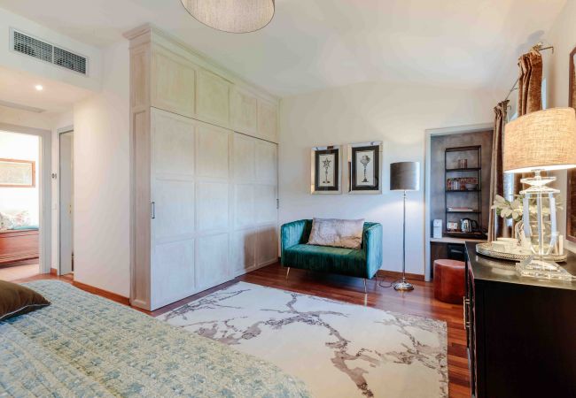 Villa in Lucca - VILLA IL CASTELLO: Vibrant Sanctuary of Enchanting Colours. 6 Bedrooms, Private Pool Villa in Lucca - VILLA IL CASTELLO: Vibrant Sanctuary of Enchanting Colours. 6 Bedrooms, Private Pool