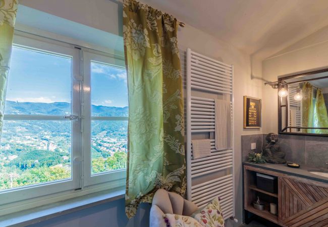 Villa in Lucca - VILLA IL CASTELLO: Vibrant Sanctuary of Enchanting Colours. 6 Bedrooms, Private Pool Villa in Lucca - VILLA IL CASTELLO: Vibrant Sanctuary of Enchanting Colours. 6 Bedrooms, Private Pool