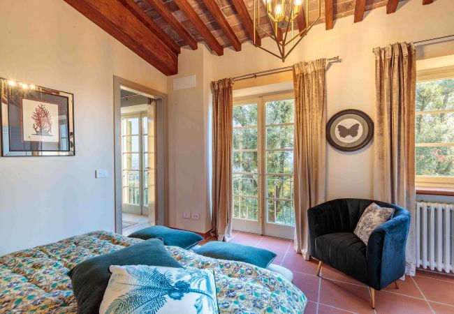 Villa in Lucca - VILLA IL CASTELLO: Vibrant Sanctuary of Enchanting Colours. 6 Bedrooms, Private Pool Villa in Lucca - VILLA IL CASTELLO: Vibrant Sanctuary of Enchanting Colours. 6 Bedrooms, Private Pool