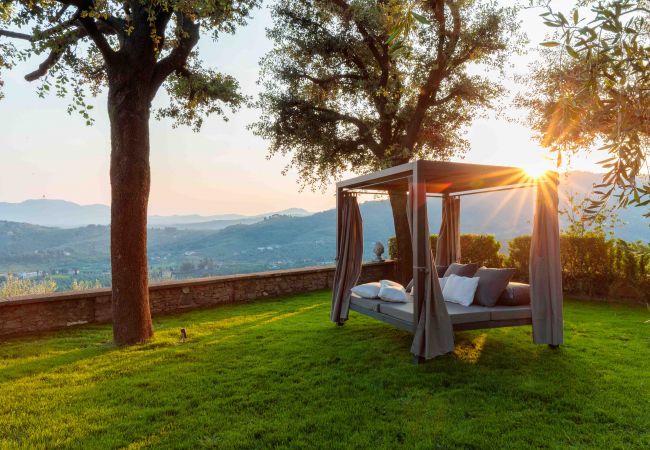 Villa in Lucca - VILLA IL CASTELLO: Vibrant Sanctuary of Enchanting Colours. 6 Bedrooms, Private Pool Villa in Lucca - VILLA IL CASTELLO: Vibrant Sanctuary of Enchanting Colours. 6 Bedrooms, Private Pool