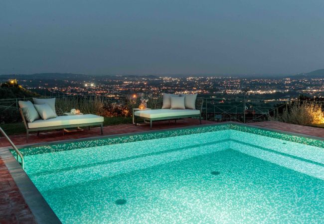 Villa in Lucca - VILLA IL CASTELLO: Vibrant Sanctuary of Enchanting Colours. 6 Bedrooms, Private Pool Villa in Lucca - VILLA IL CASTELLO: Vibrant Sanctuary of Enchanting Colours. 6 Bedrooms, Private Pool