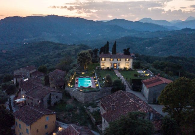Villa in Lucca - VILLA IL CASTELLO: Vibrant Sanctuary of Enchanting Colours. 6 Bedrooms, Private Pool Villa in Lucca - VILLA IL CASTELLO: Vibrant Sanctuary of Enchanting Colours. 6 Bedrooms, Private Pool