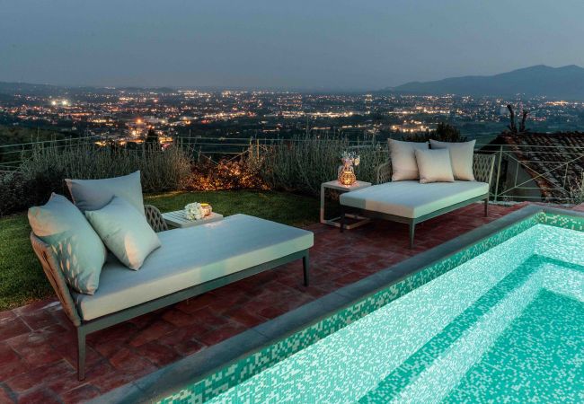 Villa in Lucca - VILLA IL CASTELLO: Vibrant Sanctuary of Enchanting Colours. 6 Bedrooms, Private Pool Villa in Lucca - VILLA IL CASTELLO: Vibrant Sanctuary of Enchanting Colours. 6 Bedrooms, Private Pool