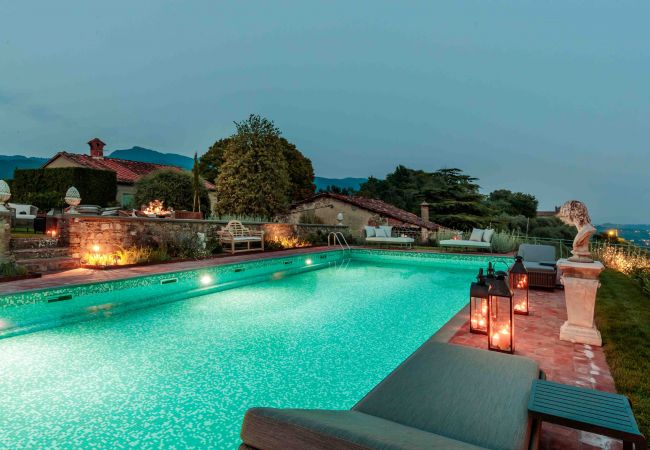 Villa in Lucca - VILLA IL CASTELLO: Vibrant Sanctuary of Enchanting Colours. 6 Bedrooms, Private Pool Villa in Lucca - VILLA IL CASTELLO: Vibrant Sanctuary of Enchanting Colours. 6 Bedrooms, Private Pool