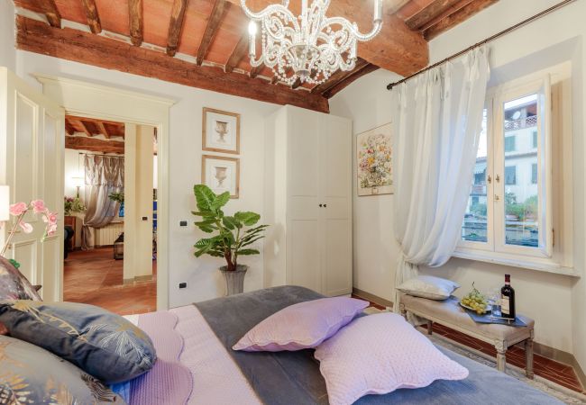 Ferienwohnung in Lucca - ASA KATHY: Smart and Convenient Luxury 2 Bedrooms Apartment inside the City Walls Ferienwohnung in Lucca - ASA KATHY: Smart and Convenient Luxury 2 Bedrooms Apartment inside the City Walls