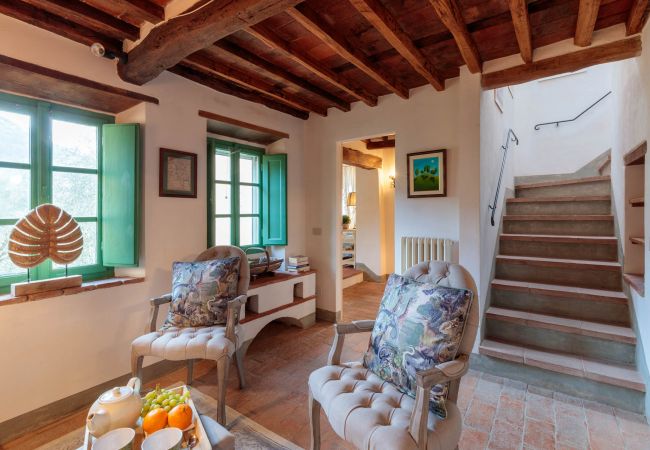 Villa in Lucca - Villa Gufo The Place to Be. Panoramic Private Pool with a Lucca View and Private Tennis Court Villa in Lucca - Villa Gufo The Place to Be. Panoramic Private Pool with a Lucca View and Private Tennis Court