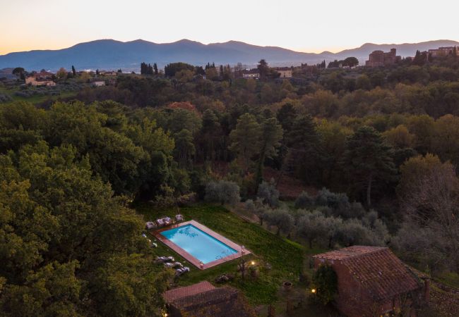 Villa in Capannori - Villa Lorena, a Family Vintage Home with Indoor Pool, Air Conditioning, Outdoor Pool, Fitness Room & Wifi Villa in Capannori - Villa Lorena, a Family Vintage Home with Indoor Pool, Air Conditioning, Outdoor Pool, Fitness Room & Wifi