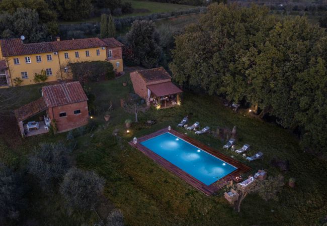 Villa in Capannori - Villa Lorena, a Family Vintage Home with Indoor Pool, Air Conditioning, Outdoor Pool, Fitness Room & Wifi Villa in Capannori - Villa Lorena, a Family Vintage Home with Indoor Pool, Air Conditioning, Outdoor Pool, Fitness Room & Wifi