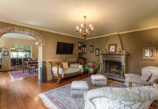 Villa in Capannori - Villa Lorena, a Family Vintage Home with Indoor Pool, Air Conditioning, Outdoor Pool, Fitness Room & Wifi Villa in Capannori - Villa Lorena, a Family Vintage Home with Indoor Pool, Air Conditioning, Outdoor Pool, Fitness Room & Wifi