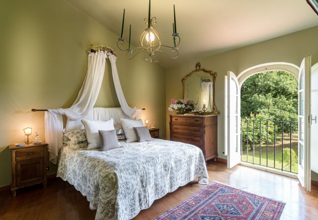 Villa in Capannori - Villa Lorena, a Family Vintage Home with Indoor Pool, Air Conditioning, Outdoor Pool, Fitness Room & Wifi Villa in Capannori - Villa Lorena, a Family Vintage Home with Indoor Pool, Air Conditioning, Outdoor Pool, Fitness Room & Wifi