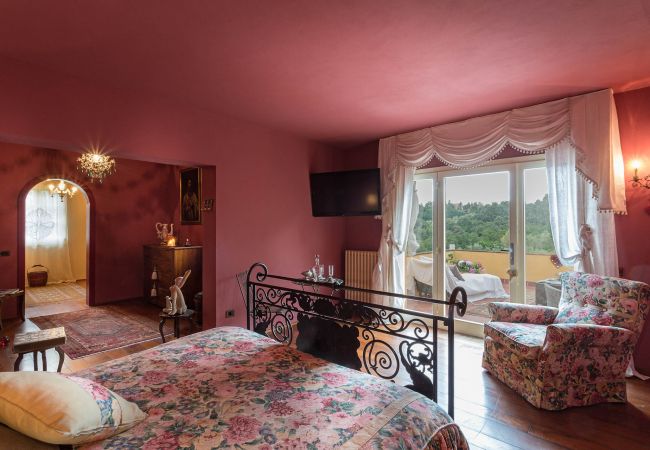 Villa in Capannori - Villa Lorena, a Family Vintage Home with Indoor Pool, Air Conditioning, Outdoor Pool, Fitness Room & Wifi Villa in Capannori - Villa Lorena, a Family Vintage Home with Indoor Pool, Air Conditioning, Outdoor Pool, Fitness Room & Wifi