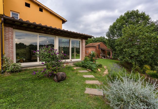 Villa in Capannori - Villa Lorena, a Family Vintage Home with Indoor Pool, Air Conditioning, Outdoor Pool, Fitness Room & Wifi Villa in Capannori - Villa Lorena, a Family Vintage Home with Indoor Pool, Air Conditioning, Outdoor Pool, Fitness Room & Wifi