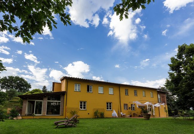 Villa in Capannori - Villa Lorena, a Family Vintage Home with Indoor Pool, Air Conditioning, Outdoor Pool, Fitness Room & Wifi Villa in Capannori - Villa Lorena, a Family Vintage Home with Indoor Pool, Air Conditioning, Outdoor Pool, Fitness Room & Wifi