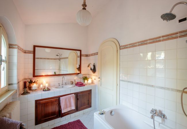 Villa in Capannori - Villa Lorena, a Family Vintage Home with Indoor Pool, Air Conditioning, Outdoor Pool, Fitness Room & Wifi Villa in Capannori - Villa Lorena, a Family Vintage Home with Indoor Pool, Air Conditioning, Outdoor Pool, Fitness Room & Wifi