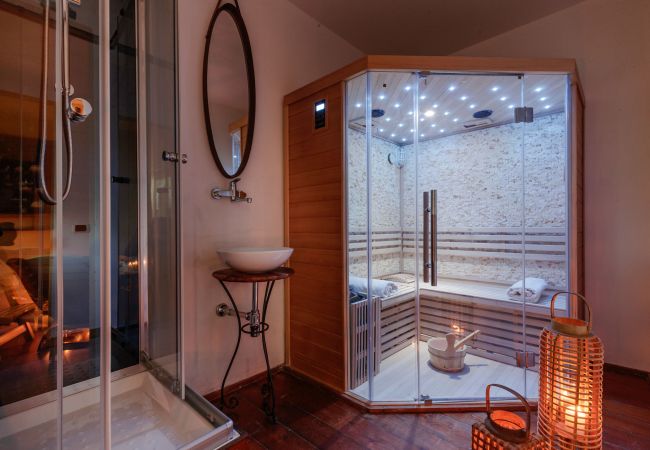 Villa in Capannori - Villa Lorena, a Family Vintage Home with Indoor Pool, Air Conditioning, Outdoor Pool, Fitness Room & Wifi Villa in Capannori - Villa Lorena, a Family Vintage Home with Indoor Pool, Air Conditioning, Outdoor Pool, Fitness Room & Wifi