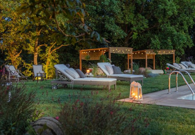 Villa in Capannori - Villa Lorena, a Family Vintage Home with Indoor Pool, Air Conditioning, Outdoor Pool, Fitness Room & Wifi Villa in Capannori - Villa Lorena, a Family Vintage Home with Indoor Pool, Air Conditioning, Outdoor Pool, Fitness Room & Wifi