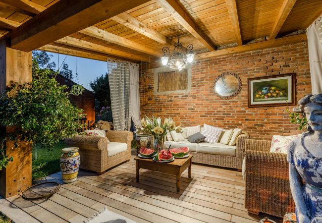 Villa in Capannori - Villa Lorena, a Family Vintage Home with Indoor Pool, Air Conditioning, Outdoor Pool, Fitness Room & Wifi Villa in Capannori - Villa Lorena, a Family Vintage Home with Indoor Pool, Air Conditioning, Outdoor Pool, Fitness Room & Wifi