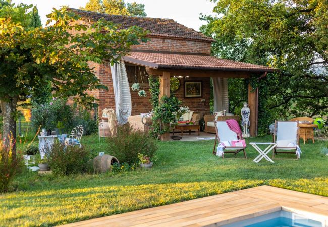 Villa in Capannori - Villa Lorena, a Family Vintage Home with Indoor Pool, Air Conditioning, Outdoor Pool, Fitness Room & Wifi Villa in Capannori - Villa Lorena, a Family Vintage Home with Indoor Pool, Air Conditioning, Outdoor Pool, Fitness Room & Wifi