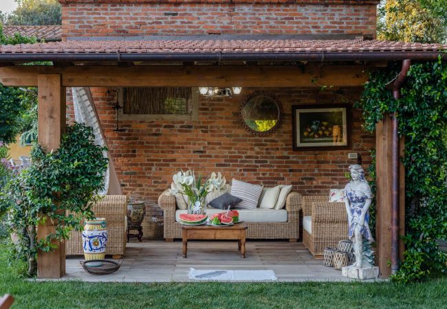 Villa in Capannori - Villa Lorena, a Family Vintage Home with Indoor Pool, Air Conditioning, Outdoor Pool, Fitness Room & Wifi Villa in Capannori - Villa Lorena, a Family Vintage Home with Indoor Pool, Air Conditioning, Outdoor Pool, Fitness Room & Wifi