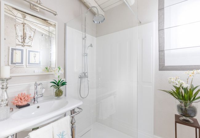 Villa in Ottiolu - VILLA LA BELLA, Luxury Seafront Villa with Panoramic Terrace in Porto Ottiolu, Sardinia Villa in Ottiolu - VILLA LA BELLA, Luxury Seafront Villa with Panoramic Terrace in Porto Ottiolu, Sardinia